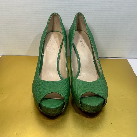 Nine West Green Textured Heels - Picture 2 of 6